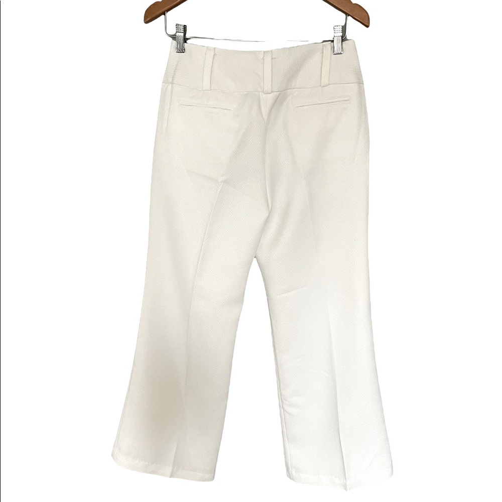 Signature by Larry Levine white pant suit and blazer - Picture 3 of 4